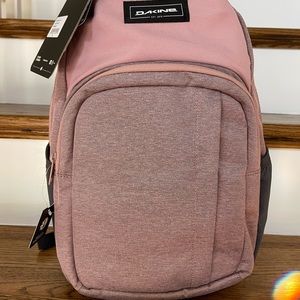 NEW WITH TAGS Dakine Campus S 18L backpack